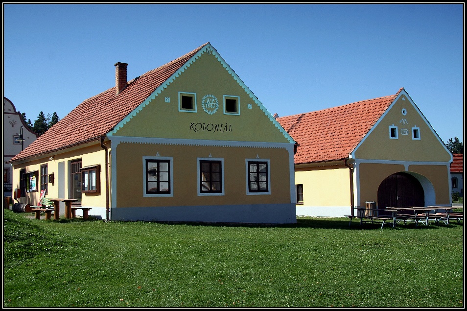 Hospůdka a obchod na návsi