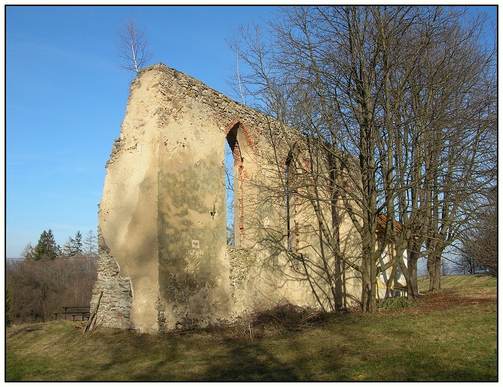 Zřícenina kostela sv. Víta