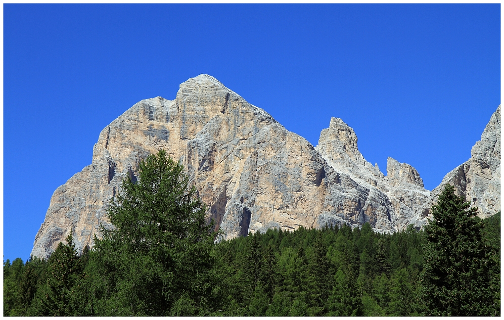 Barva Dolomitského vápence