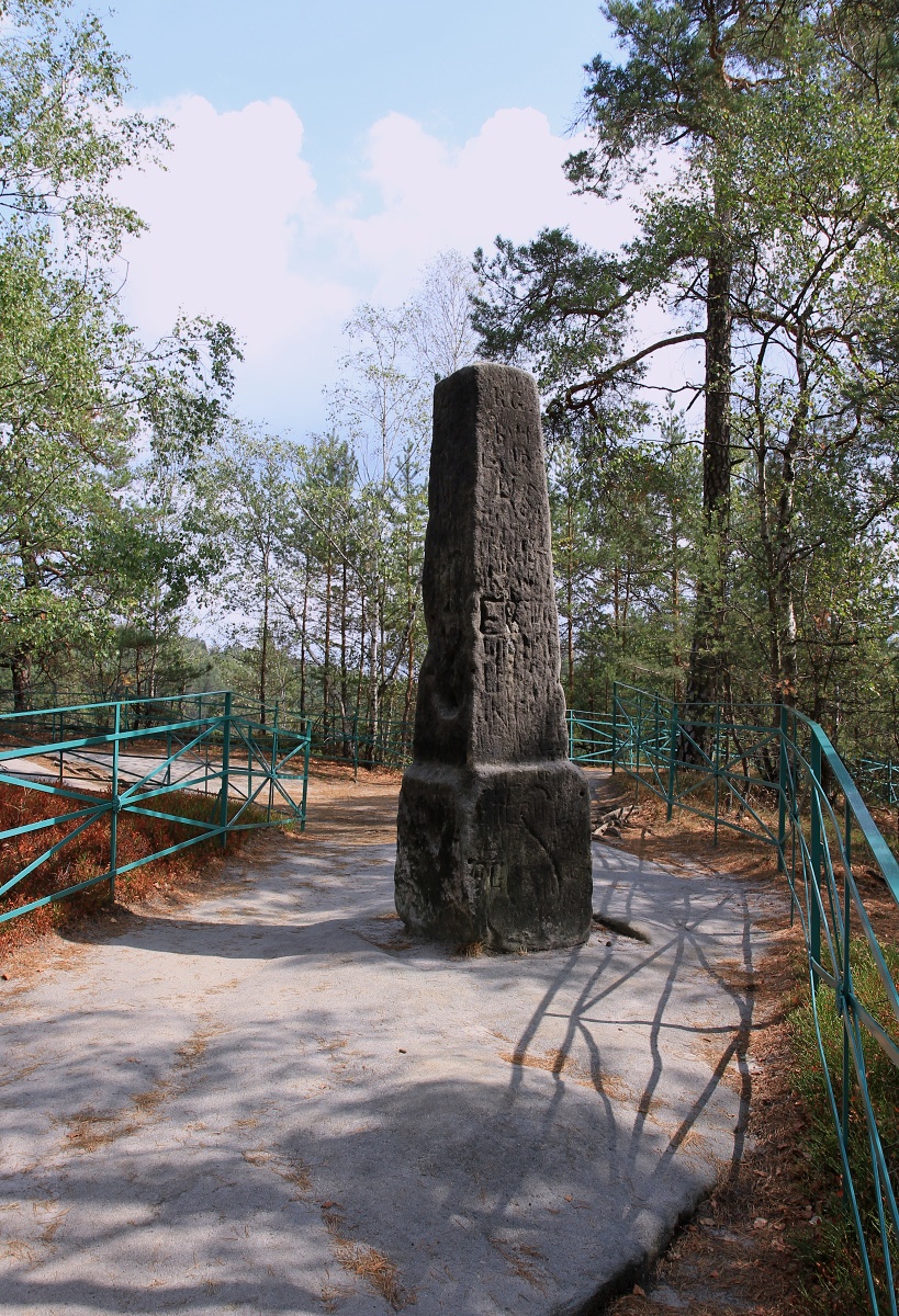 Obelisk člověkem vytvořený