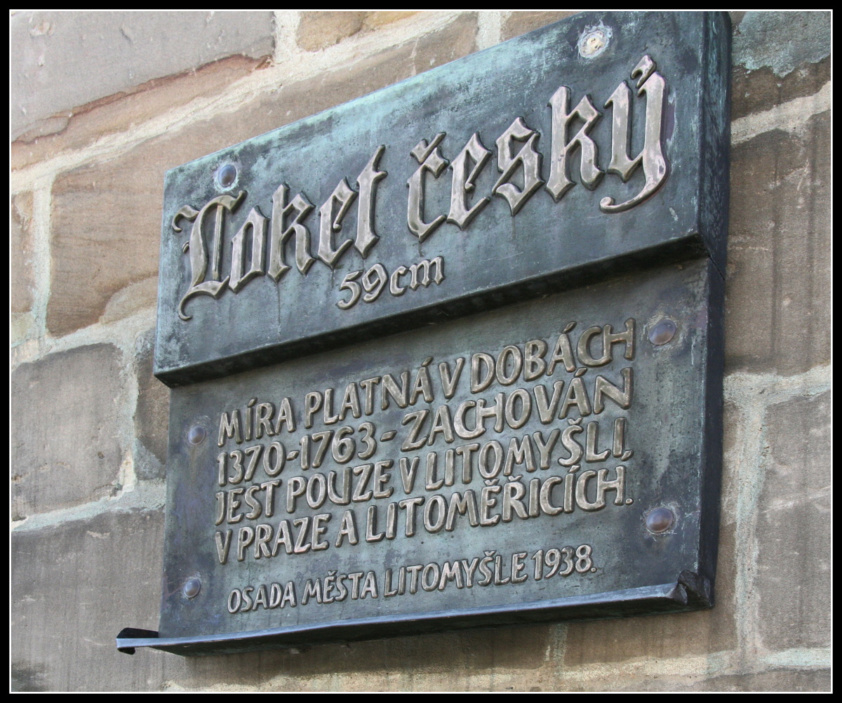 Loket český na věži Staré radnice