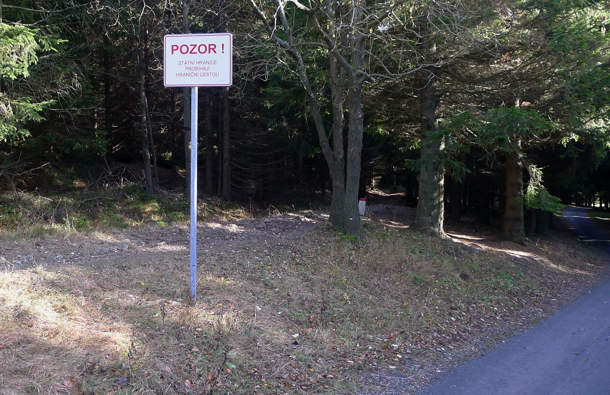 Hřebenovka, Stezka Českem, hranice
