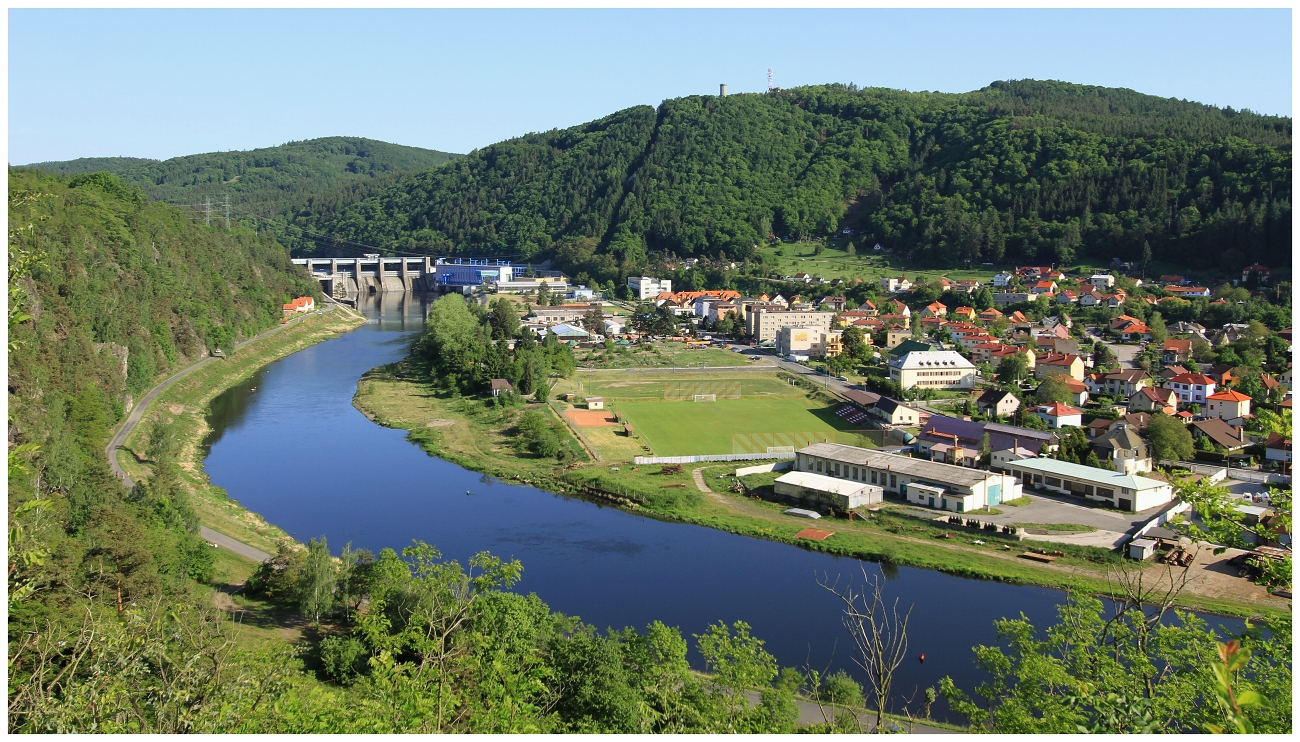 Štěchovice, přehradní hráz