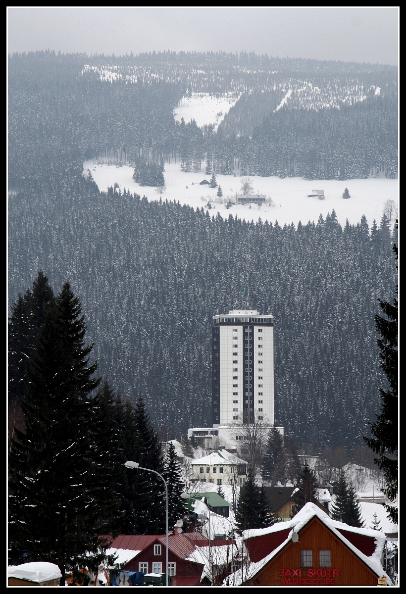 Hotel Horizont ční jako vztyčený prst