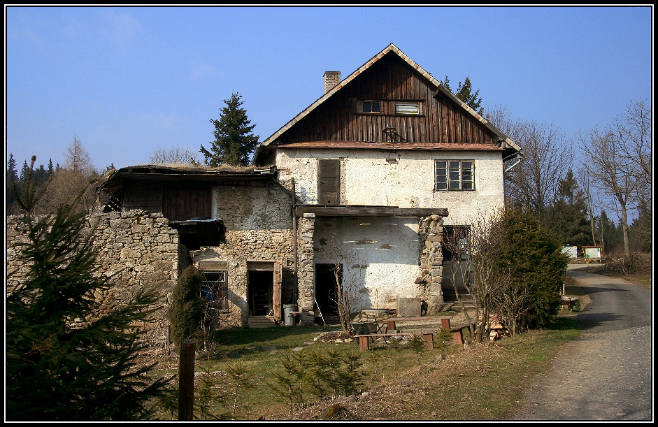 Naproti kostelu sv. Tomáše